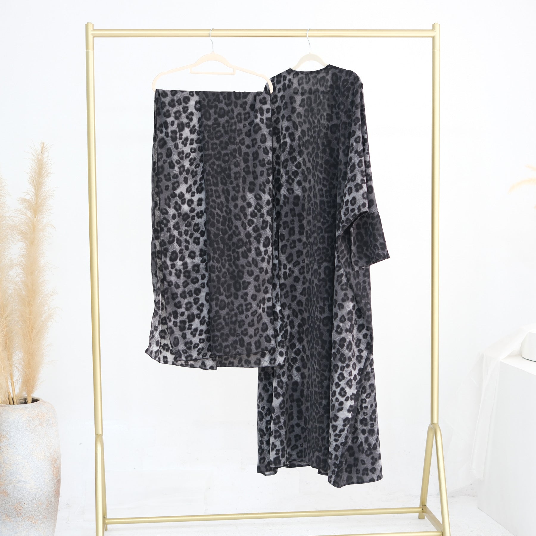 Loriya Floral Cardigan Abaya for Women – Polyester | Elegant Business Casual Modest Wear